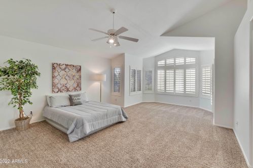 2737 Amberwood Dr, Phoenix AZ 85045-4208 exterior