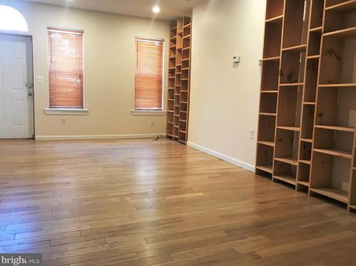 2549 Emerald St, Philadelphia PA  19125-1328 exterior