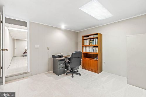 1901 Fallsmead Way, Rockville MD 20854-2640 exterior