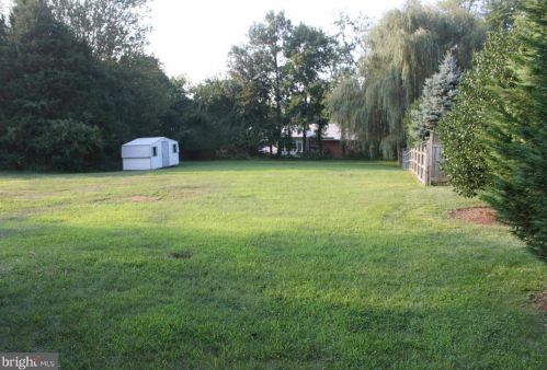 6210 Cottonwood St, Mc Lean VA  22101-3221 exterior