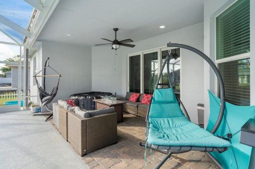 364 Saginaw Ave, Fort Pierce FL  34953-5988 exterior