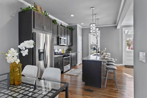 5642 Maple Ave, Saint Louis MO 63112-2722 exterior