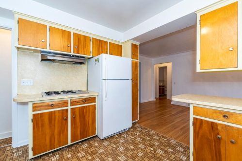 1615 Hamelink Dr, Kalamazoo MI 49002-1657 exterior