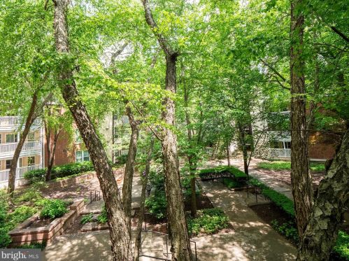 1504 Lincoln Way, Mc Lean VA  22102-5851 exterior