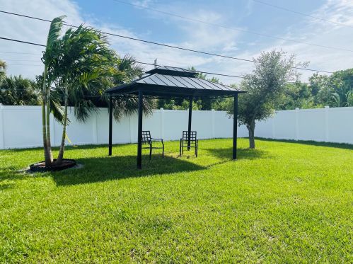 112 Ridgecrest Dr, Fort Pierce FL  34953-5449 exterior