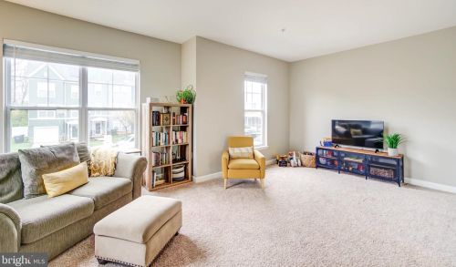 5035 Kimi Gray Ct, Washington DC  20019-5917 exterior