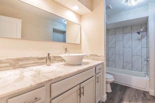 12542 Burninglog Ln, Dallas TX 75243-2118 exterior