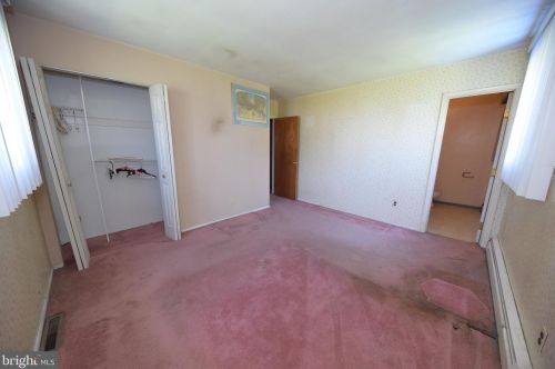 1523 Heather Pl, Pottstown PA exterior