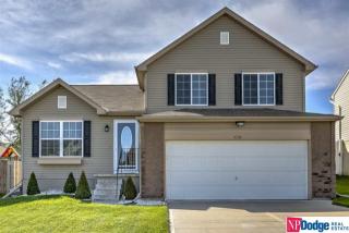 8721 Quest St, Omaha, NE 68122-5429