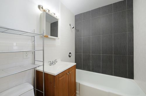 321 St, Union City NJ 07087-4014 exterior