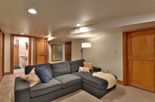 622 67, Milwaukee WI 53213-3953 exterior