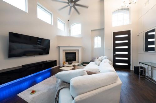 416 6th St, Irving TX  75060-4029 exterior