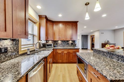 6221 Kildare Ave, Chicago IL 60803-2109 exterior