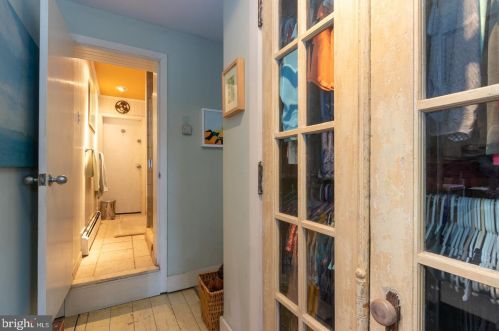 829 Catharine St, Philadelphia PA 19147-2716 exterior