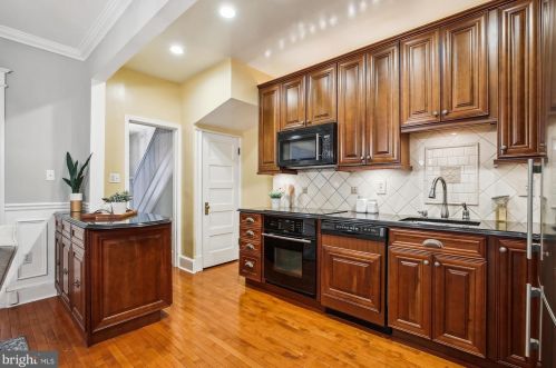 230 F St, Washington DC 20002-4931 exterior