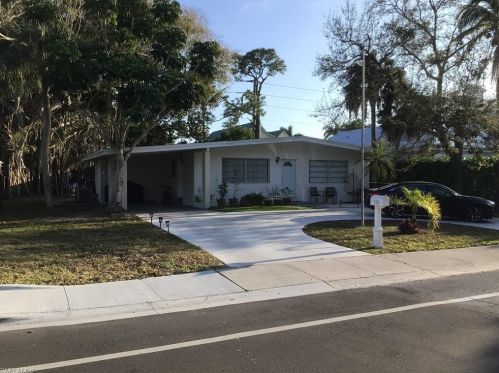 788 7 Ave, Naples FL 34102-6718 exterior