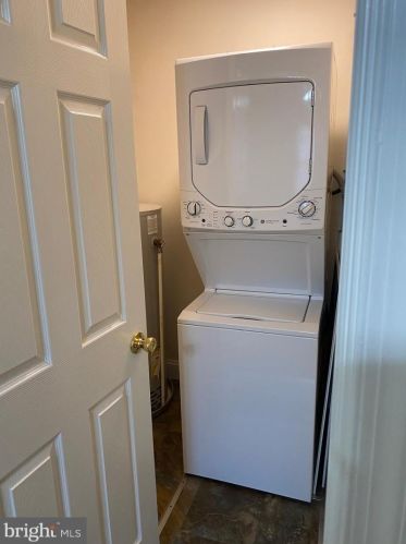 5306 Glenloch St, Philadelphia PA 19135-2718 exterior