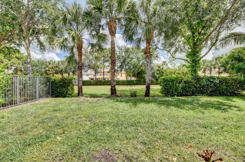 7883 Emerald Winds Cir, Boynton Beach FL 33473-7835 exterior