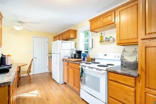 2423 5 St, Duluth MN 55812-1440 exterior