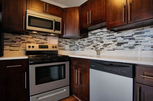 2754 Hampden Ct, Chicago, IL 36200-1612