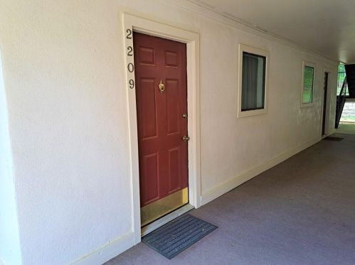 2209 Huntingdon Chase, Atlanta GA  30350-4934 exterior