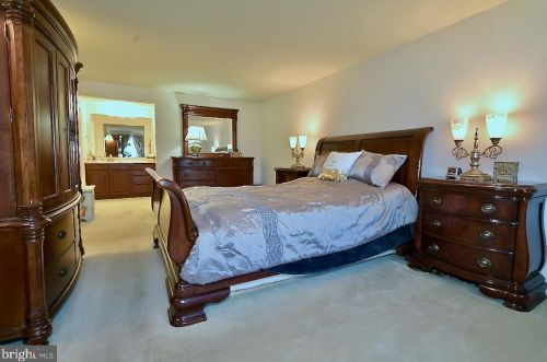 17218 Amity Dr, Rockville MD 20855-2578 exterior