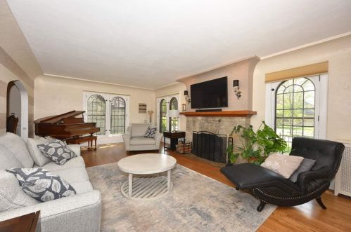 308 50th St, Milwaukee, WI 53208-3632