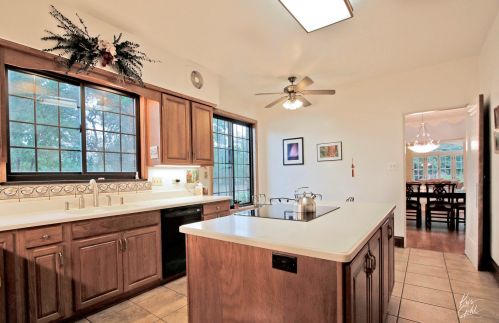 1212 Sheridan Rd, Waukegan IL 60085-4089 exterior