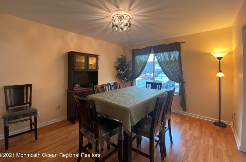 57 Dunham Ave, Edison NJ 08817-3362 exterior