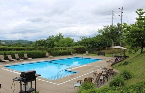 2034 Swallow Hill Rd, Pittsburgh PA  15220-1646 exterior