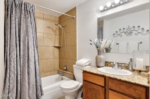 2118 Campbell Ave, Phoenix AZ 85015-3827 exterior