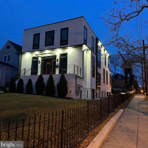 1270 Lawrence St, Washington DC  20017-4027 exterior