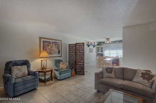 301 Abrego Dr, Green Valley AZ 85614-3634 exterior