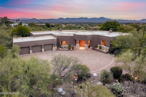 1688 Desert Garden Dr, Tucson, AZ 85718-7835