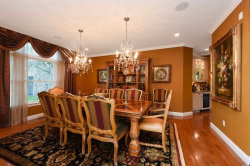 109 Elmwood Dr, Huntington Station NY 11746-5658 exterior