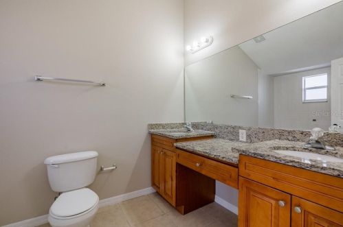 9517 Citrus Glen Pl, Tampa FL  33618-4032 exterior