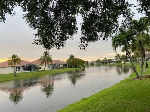 1015 Tuscany Dr, Fort Pierce, FL 34986-2188