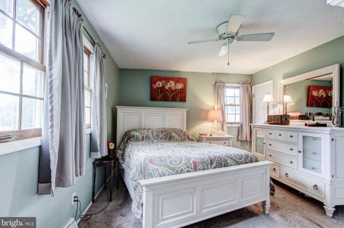 420 Hidden Vly Rd, Chester PA 19014-2534 exterior