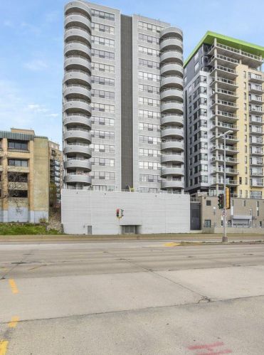 137 Wilson St, Madison WI  53703-3378 exterior