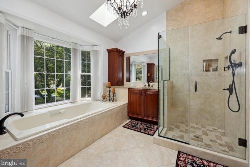 933 Willowleaf Way, Rockville MD 20854-2946 exterior