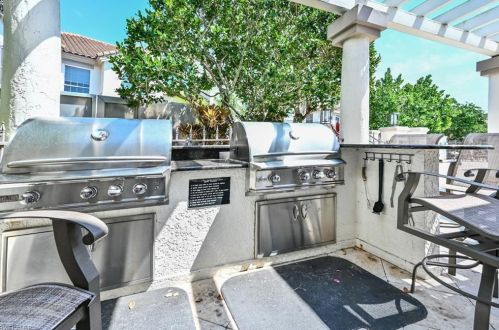 161 Colonade Cir, Naples FL 34103-8720 exterior