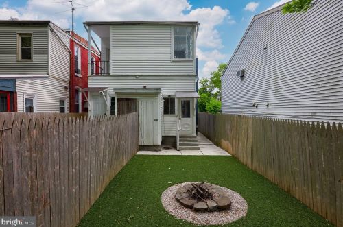 564 Plum St, Lancaster PA 17602-2349 exterior