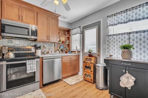 43 Gladstone Ave, Lakehurst NJ 08759-6625 exterior