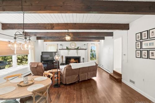 43 Morrell Ave, Milford CT 06461-2313 exterior