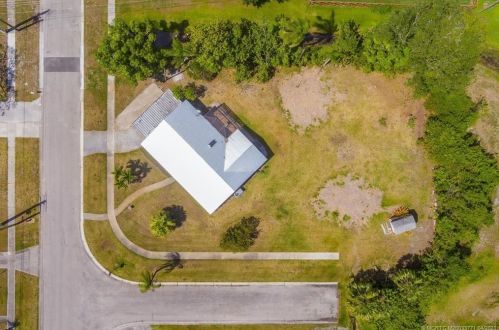 3113 Monte Vis St, Fort Pierce FL 34952-6002 exterior