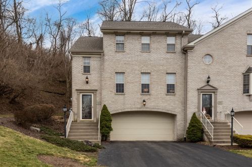 513 Parkview Dr, Pittsburgh, PA 15236-4641