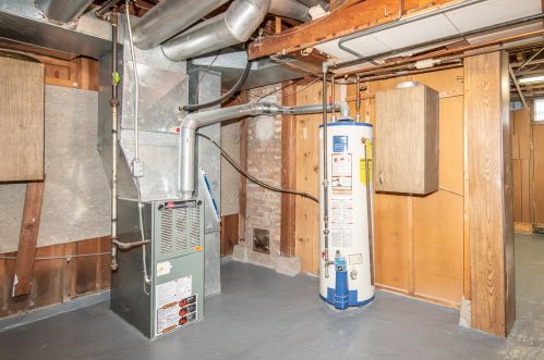 820 91st St, Milwaukee WI  53214-2845 exterior