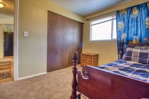 3728 Atmore Rd, Taylorsville UT 84084-1401 exterior