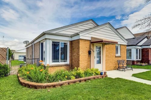 6528 61st St, Chicago, IL 60638-4144