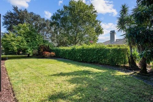 805 Bentwood Dr, Naples FL 34108-8221 exterior